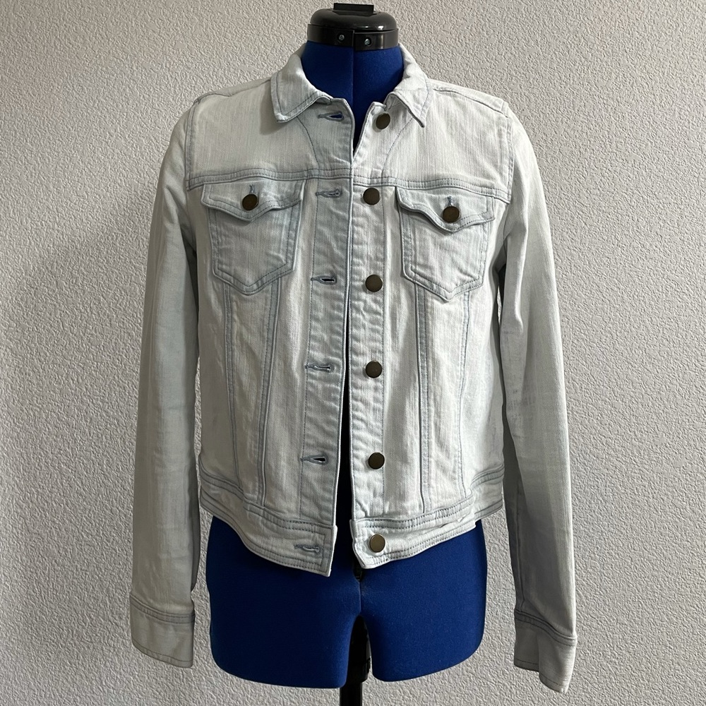 Rubbish light washed crop denim jacket sz Medium